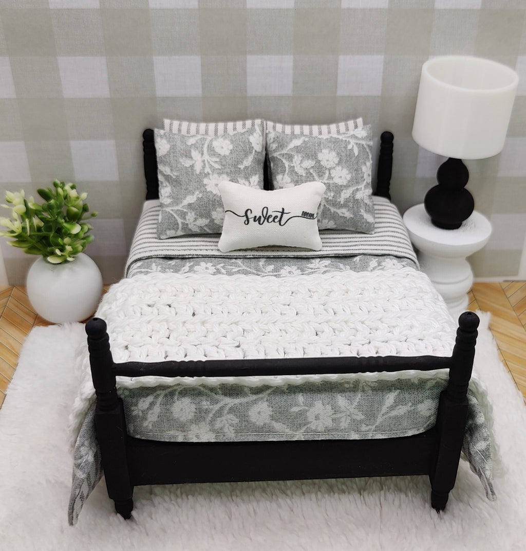 Miniature Crochet Blanket/Throw 1:12 Scale