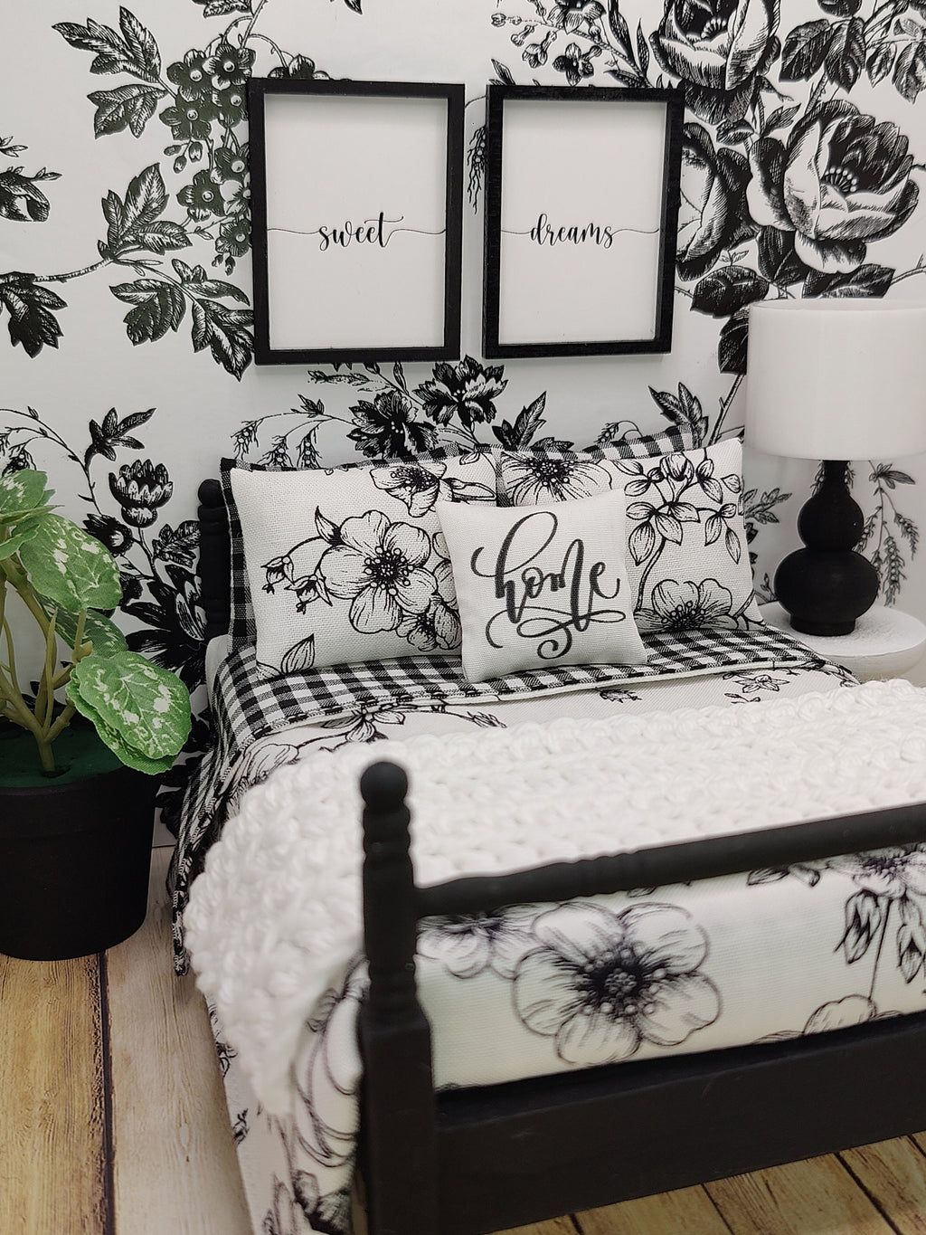 Miniature Dollhouse Black & White Floral Plaid Bedding Set for Modern Farmhouse Dollhouse