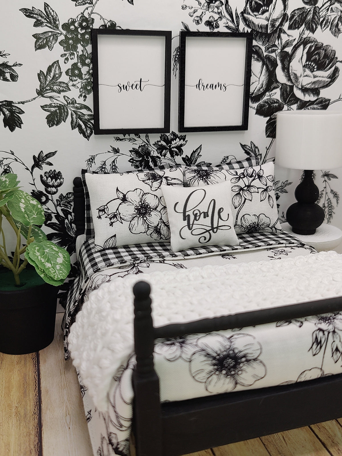 Miniature Dollhouse Black & White Floral Plaid Bedding Set for Modern Farmhouse Dollhouse