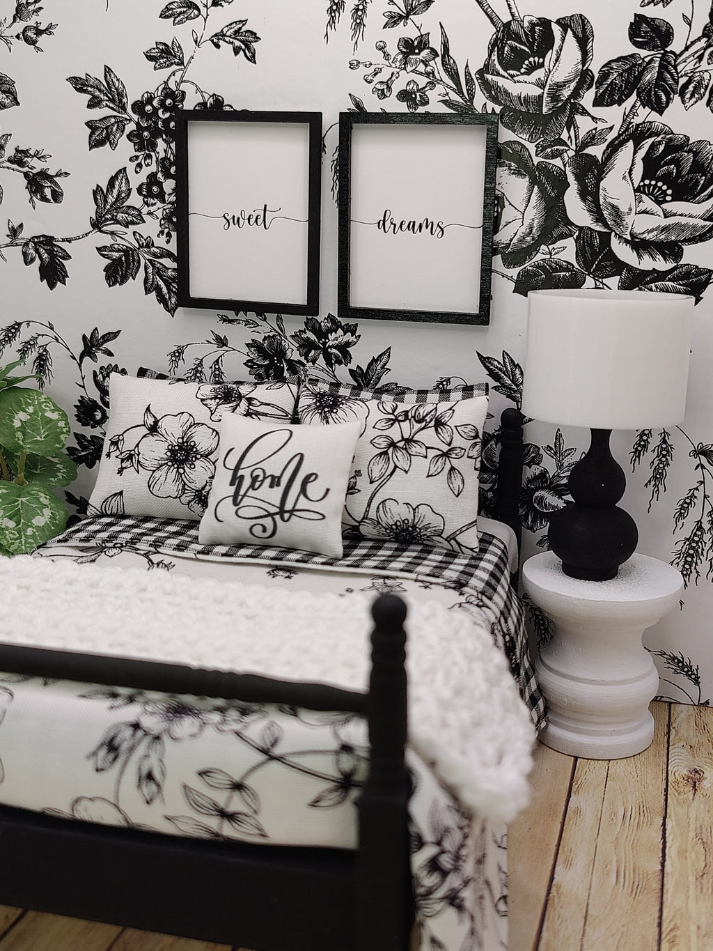 Miniature Dollhouse Black & White Floral Plaid Bedding Set for Modern Farmhouse Dollhouse