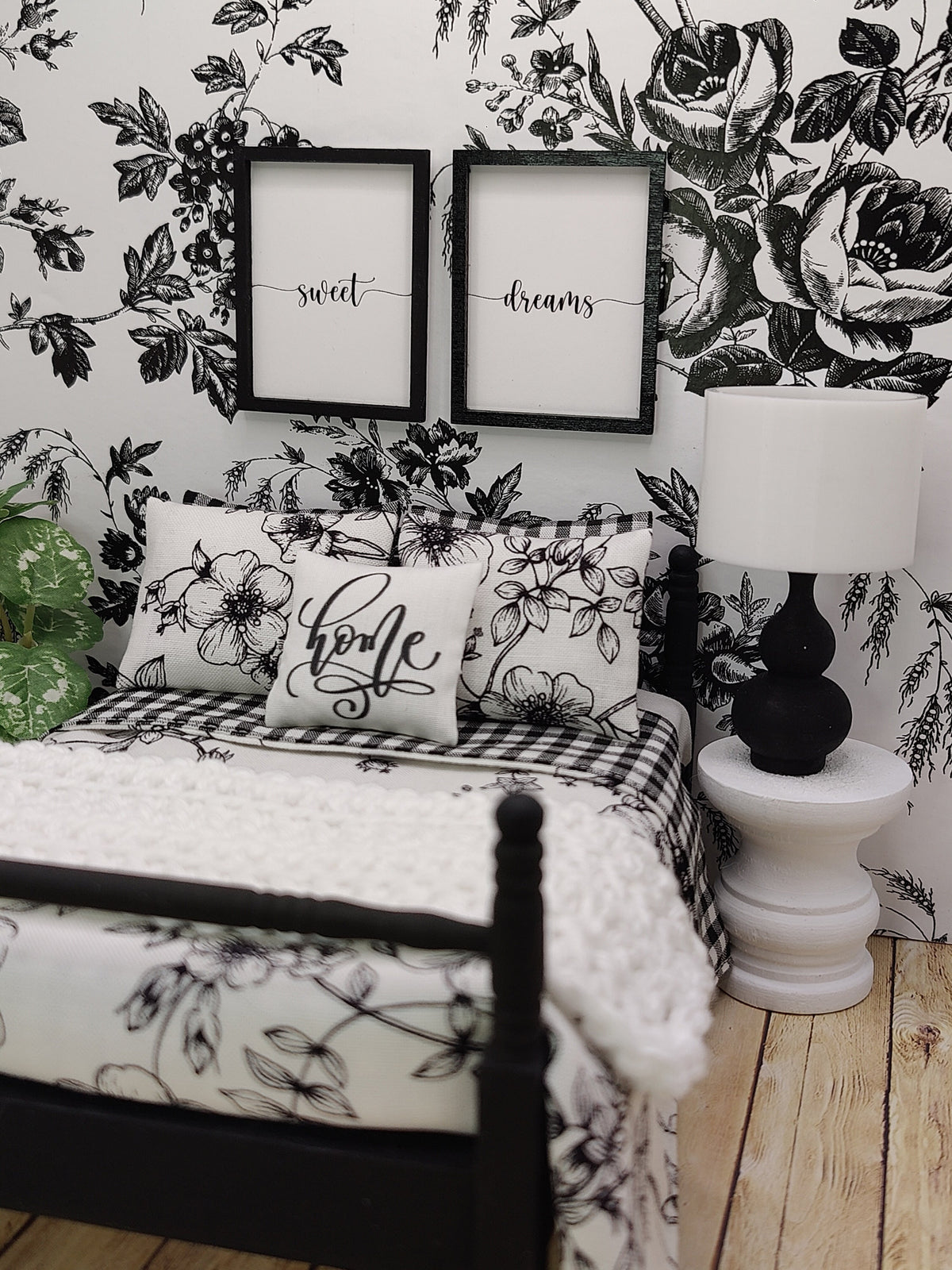 Miniature Dollhouse Black & White Floral Plaid Bedding Set for Modern Farmhouse Dollhouse
