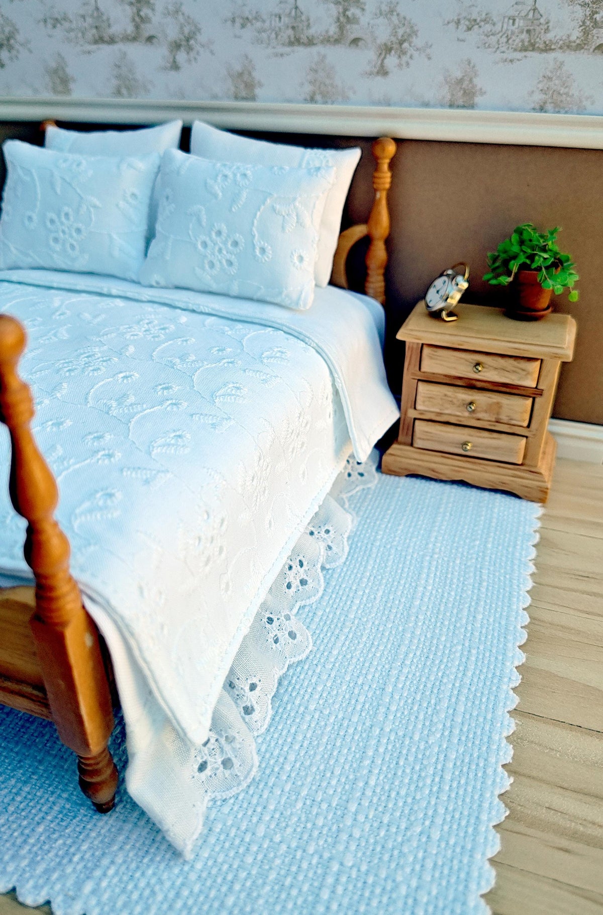 Miniature Dollhouse Luxurious White Embroidered Floral Bedding and Decorative Pillows Set NEW!