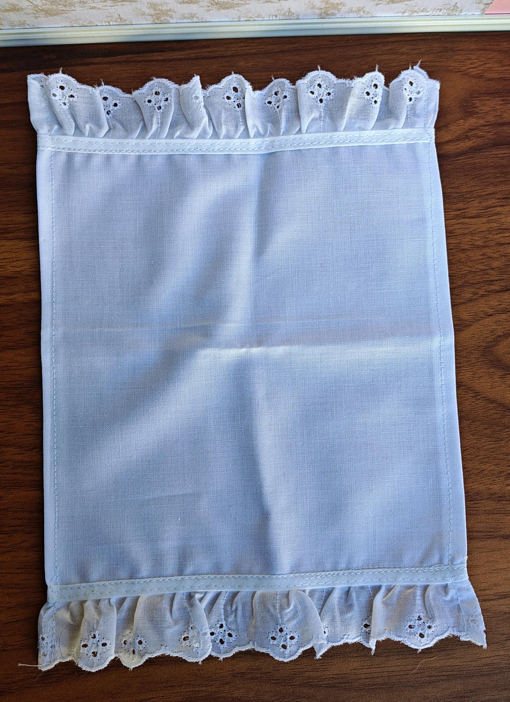 Miniature Dollhouse White Ruffle Bed Skirt 1/12 Scale