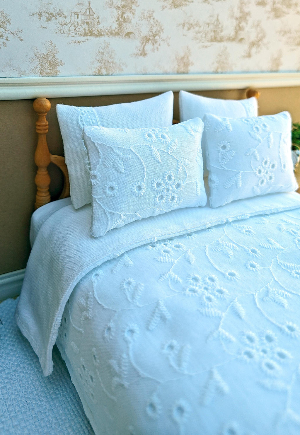 Miniature Dollhouse Luxurious White Embroidered Floral Bedding and Decorative Pillows Set NEW!