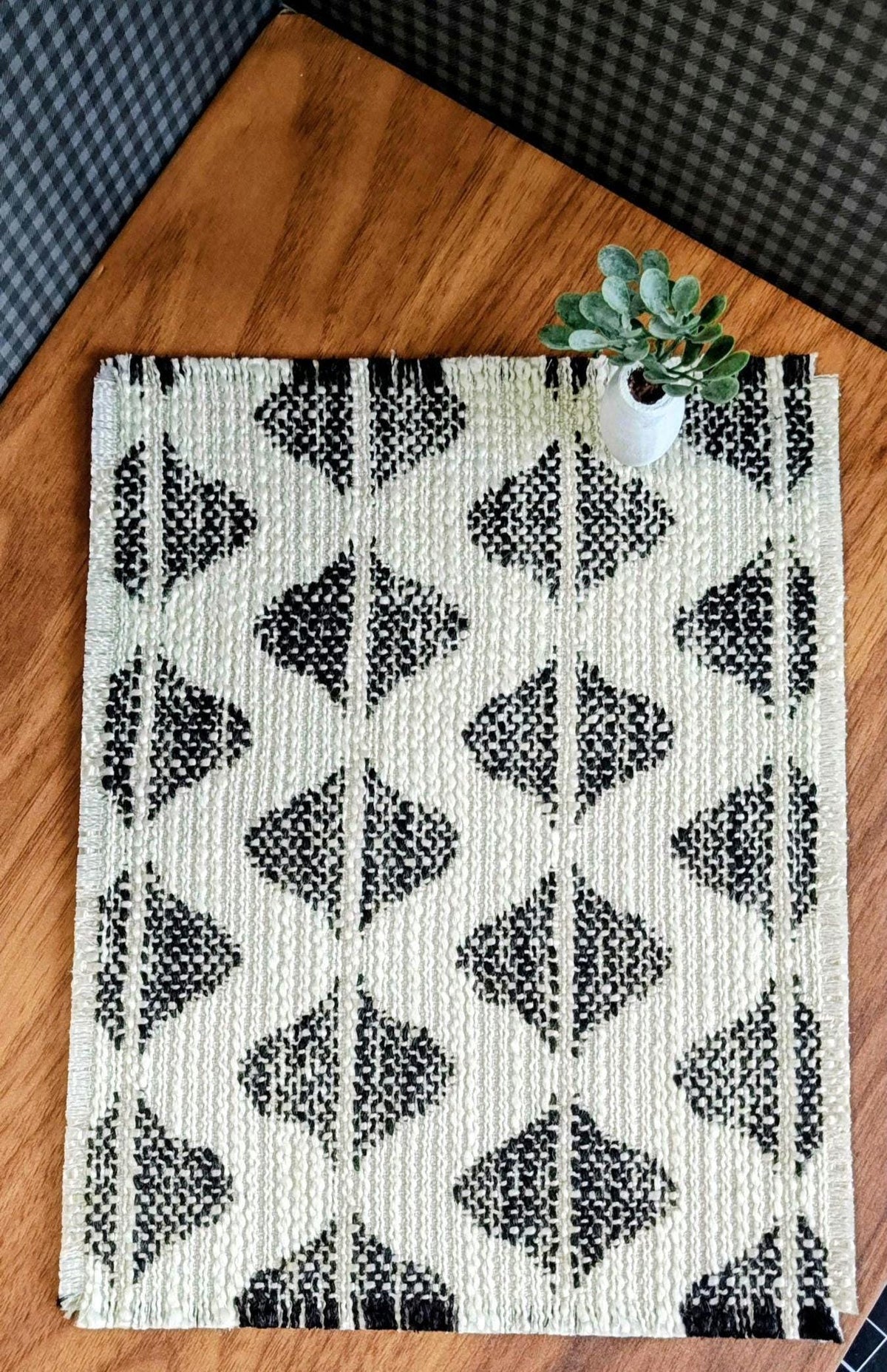 Miniature Modern Designer Look Accent Rug Black Taupe 12 Options